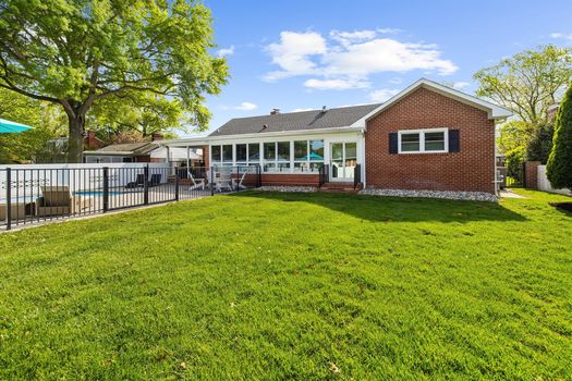 50-50 Rear Yard_709 Elwood Ave-58