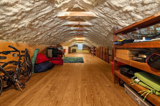 54-54 Attic_709 Elwood Ave-38