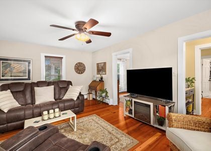 11-12-414 S Aurora St-16