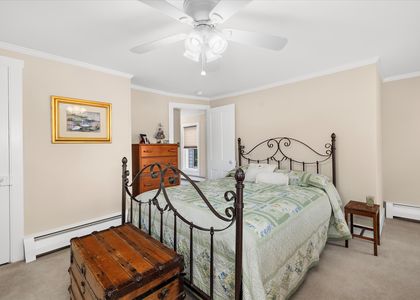 21-22-414 S Aurora St-24