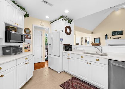 16-JMRealEstatePhotos_8698 Cummings Rd-18