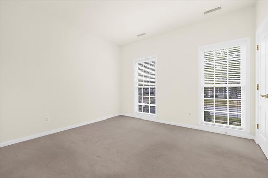09-JMRealEstatePhotos_29744 Dustin Ave-9