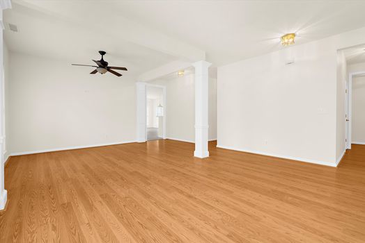 16-JMRealEstatePhotos_29744 Dustin Ave-16