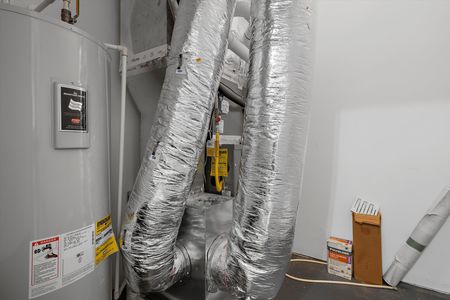 41-JMRealEstatePhotos_29744 Dustin Ave-40