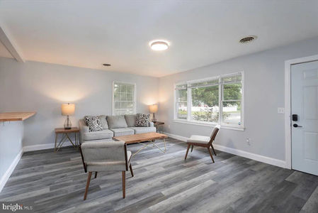 0b5852373fac990f747b71c55c0103eb-uncropped_scaled_within_1536_1152