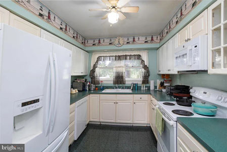 6746d8398c783e3cdc9c38aea865610e-uncropped_scaled_within_1536_1152