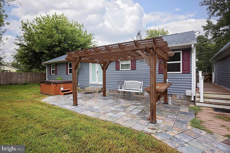 6d9c56b408a7e5425ec99b7638eba756-uncropped_scaled_within_1536_1152