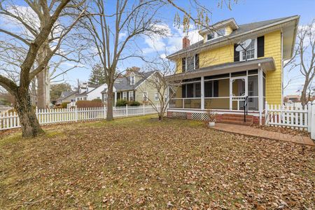 03-JMRealEstatePhotos_315 Dutchmans Ln - 2