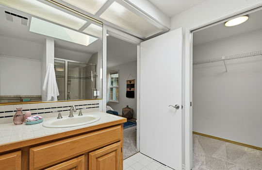 bedroom 1 bathroom b