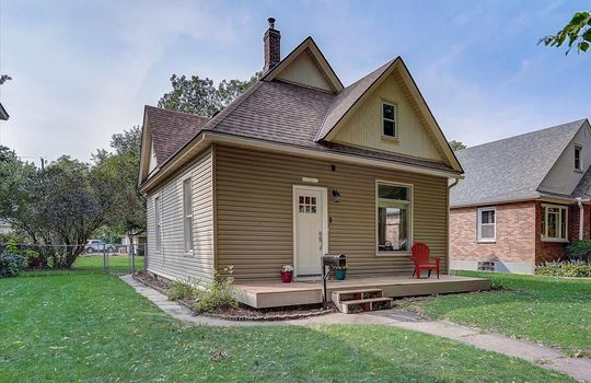 01-3rd St NE-001