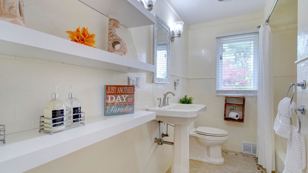 11 Byrne Mawr Rd-Bathroom downstairs 1