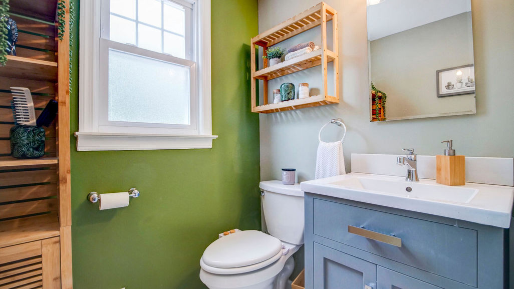 25 Seaman Rd -Bathroom second floor