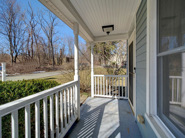 44 White Birch Rd Morris-Front Porch