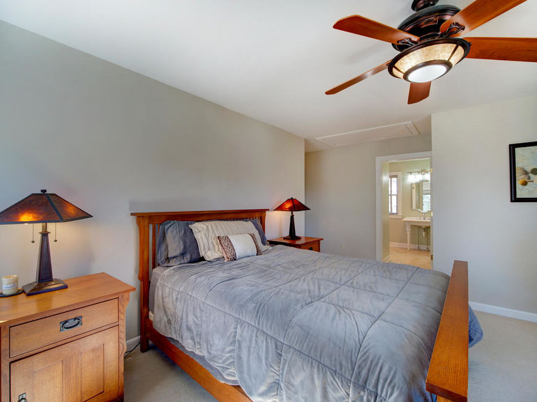 44 White Birch Rd Morris-Master Bedroom with bath