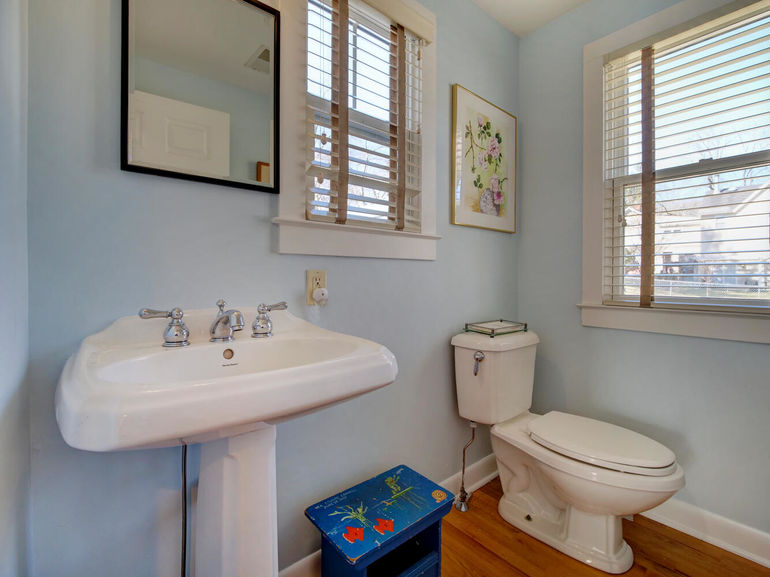 44 White Birch Rd Morris-Powder room