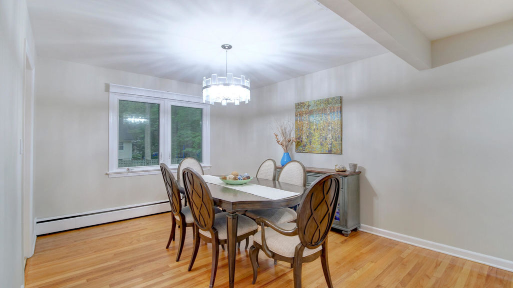 79 N Mitchell Ave Livingston-Dining Room 1