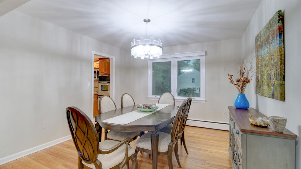 79 N Mitchell Ave Livingston-Dining Room 2