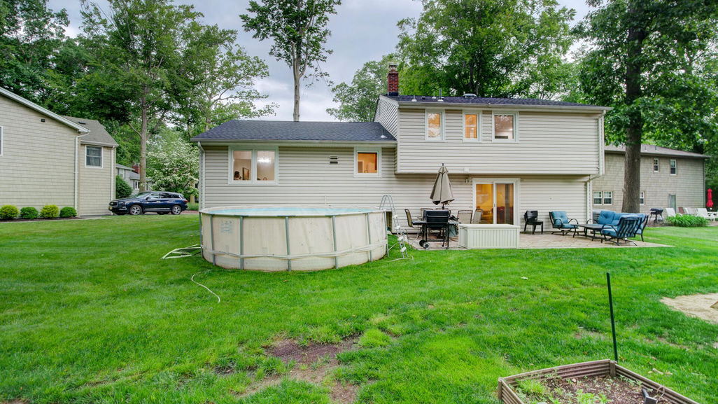 79 N Mitchell Ave Livingston-Exterio Back