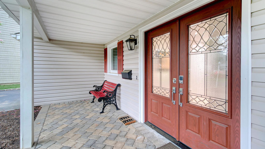 79 N Mitchell Ave Livingston-Front Porch