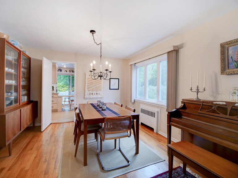 Dining room 1(L) with kitchen