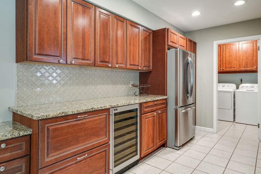 Kitchen with Laundry room