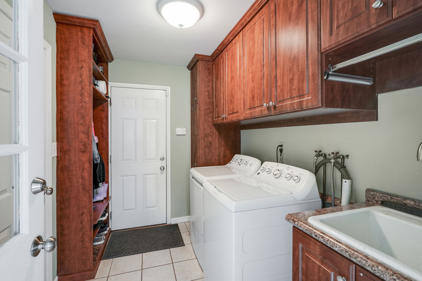 Laundry room mud room