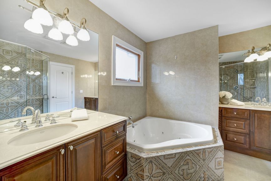 Master bathroom 1 HD