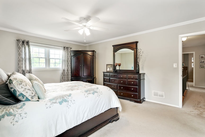Master bedroom 3 with hallway