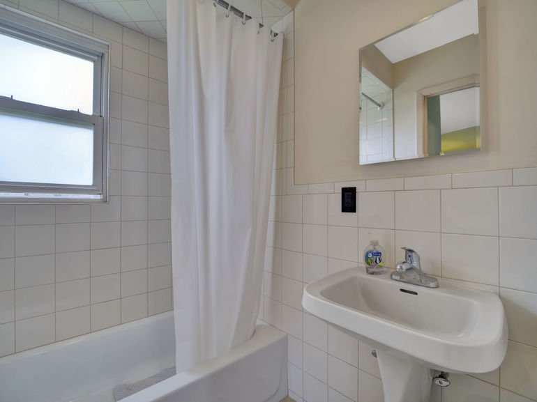 bathroom 1a low resolution