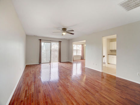 30 Gracie Rd East Hanover NJ-large-003-009-Living Room-1334×1000-72dpi