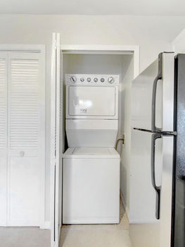 30 Gracie Rd East Hanover NJ-large-012-001-Laundry-751×1000-72dpi