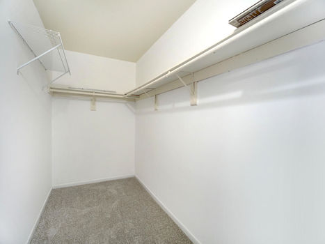 30 Gracie Rd East Hanover NJ-large-014-019-Closet-1333×1000-72dpi