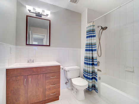 30 Gracie Rd East Hanover NJ-large-016-016-Bathroom-1337×1000-72dpi