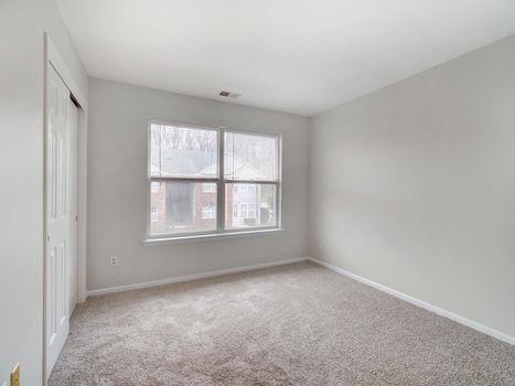 30 Gracie Rd East Hanover NJ-large-021-020-Bedroom-1333×1000-72dpi