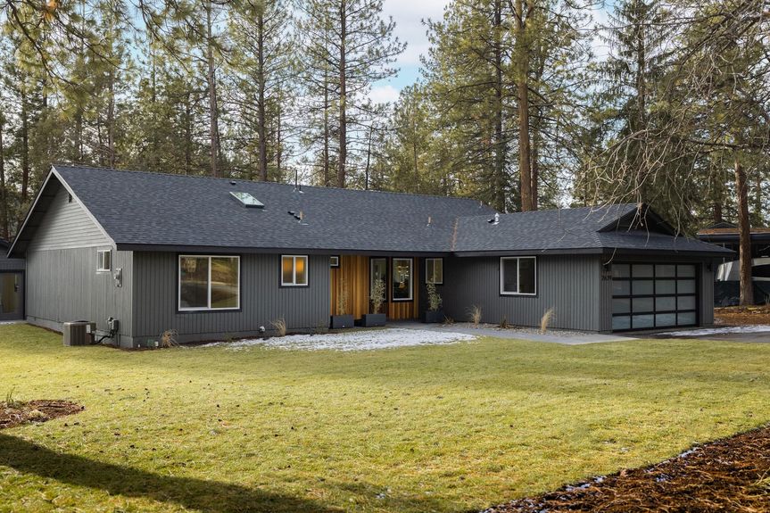Exterior of beautifully remodeled home for open house in Valhalla Heights, Bend, Oregon