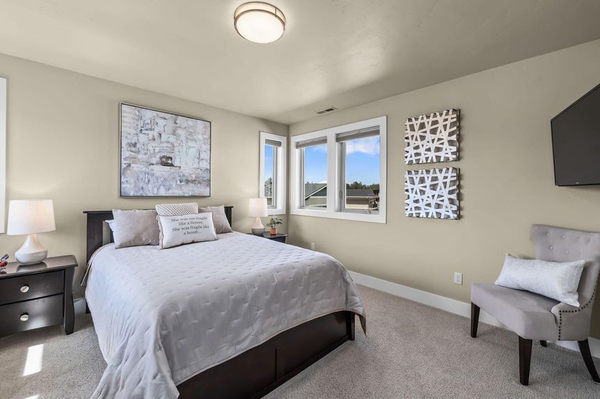 ranquil master bedroom in Bend Oregon home
