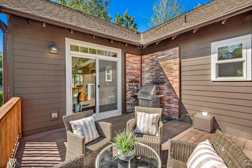 19394 SW Laurelhurst Way Bend Oregon Westside Home Tiffany Vasquez 9