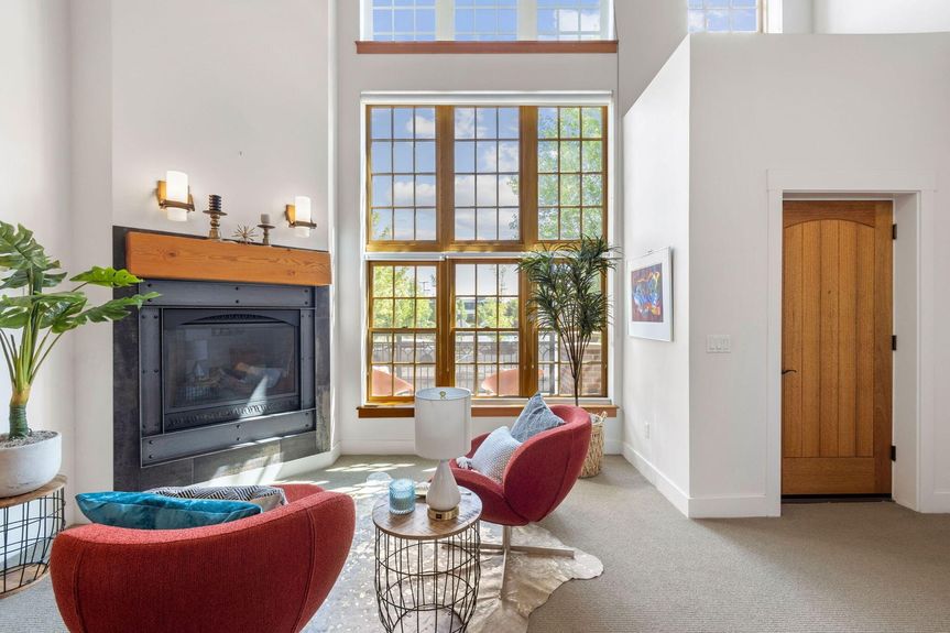 Stunning Brownstone at 974 SW Industrial Way, Bend