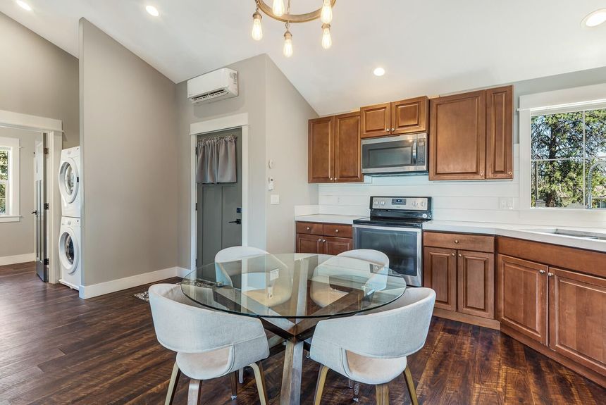 454 NE Burnside Ave Bend Oregon Tiffany Vasquez Realtor 11