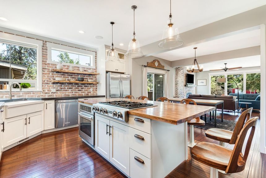 454 NE Burnside Ave Bend Oregon Tiffany Vasquez Realtor 3