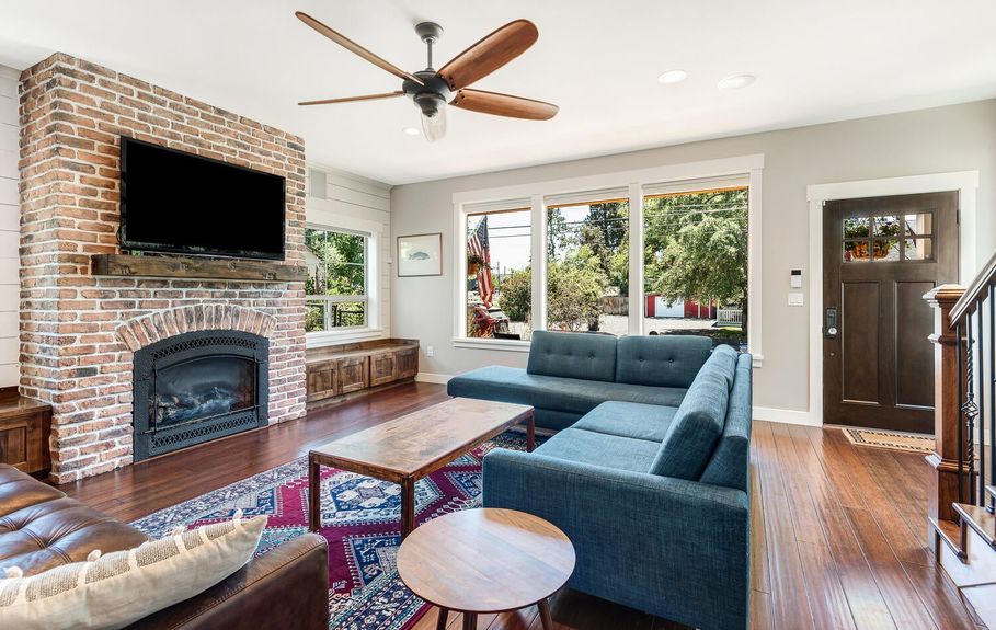 454 NE Burnside Ave Bend Oregon Tiffany Vasquez Realtor1