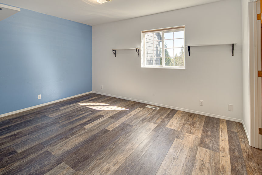 5-Acre Tranquil Property in Powell Butte, Central Oregon: Cascade and Smith Rock Views