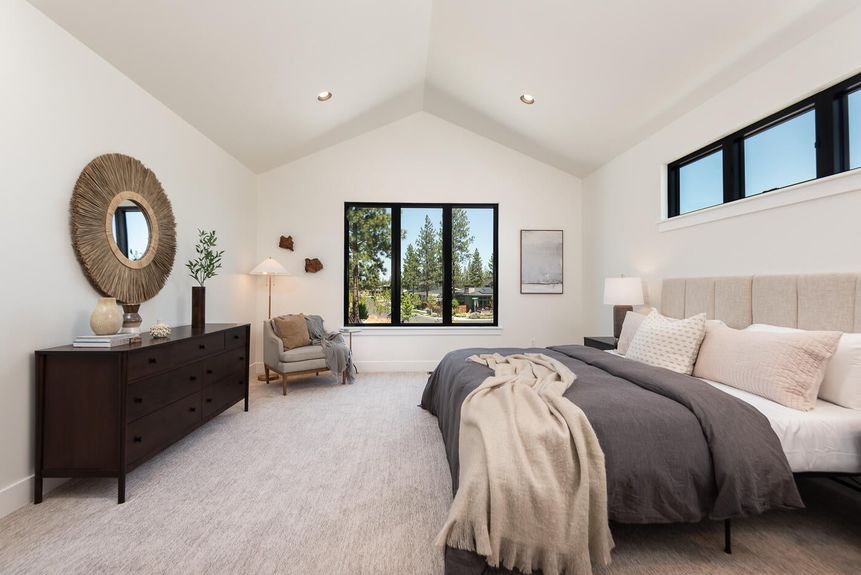 Bend-Oregon-luxury-home High-end-real-estate-Bend Modern-architecture-mountain-view Eco-friendly-luxury-living-Bend Spacious-outdoor-living-Bend-luxury-home Upscale-interior-design-Bend-real-estate Tranquil-luxury-home-near-nature-Bend Exclusive-Bend-property-with-mountain-backdrop Sustainable-luxury-living-in-Bend Bend-premium-real-estate-near-outdoor-activities