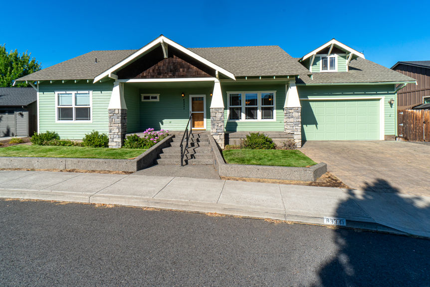 63341 Brightwater Drive Bend Oregon Mountain View2
