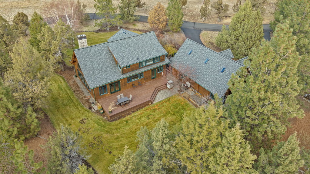 16045 Fox Ridge Tiffany Vasquez Bend Real Estate Bend Oregon LifeinBend14-web-or-mls-Riley Visuals-15 (1)