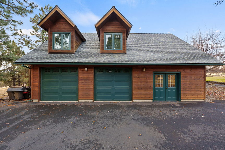 16045 Fox Ridge Tiffany Vasquez Bend Real Estate Bend Oregon LifeinBend26-web-or-mls-Riley Visuals-27