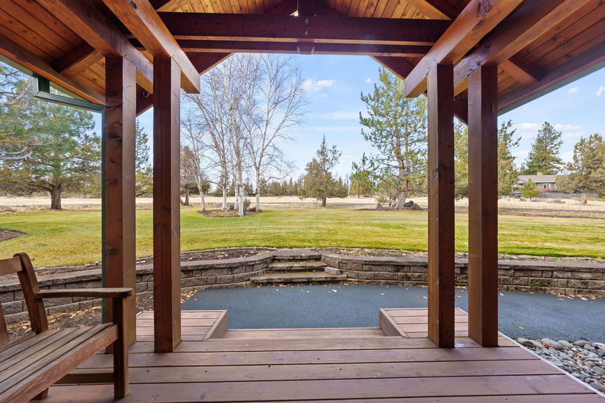 16045 Fox Ridge Tiffany Vasquez Bend Real Estate Bend Oregon LifeinBend35-web-or-mls-Riley Visuals-36
