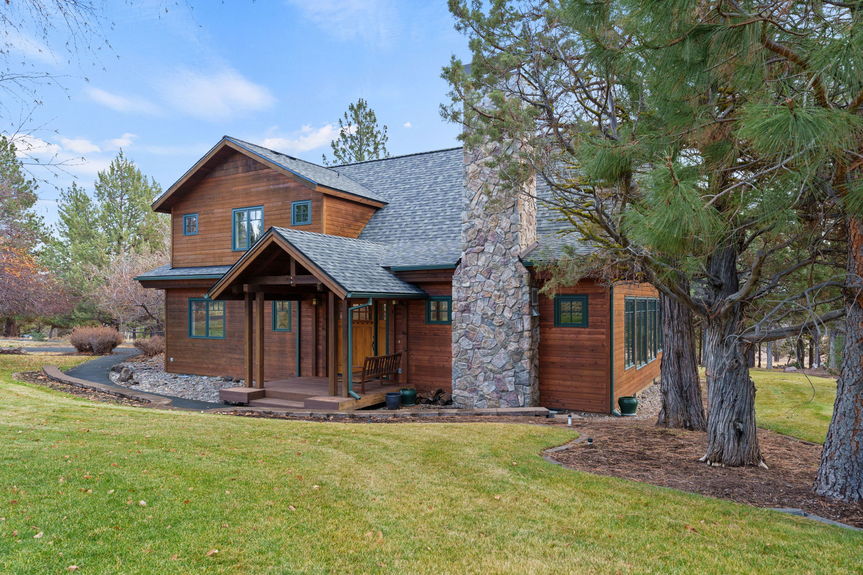 16045 Fox Ridge Tiffany Vasquez Bend Real Estate Bend Oregon LifeinBend36-web-or-mls-Riley Visuals-37