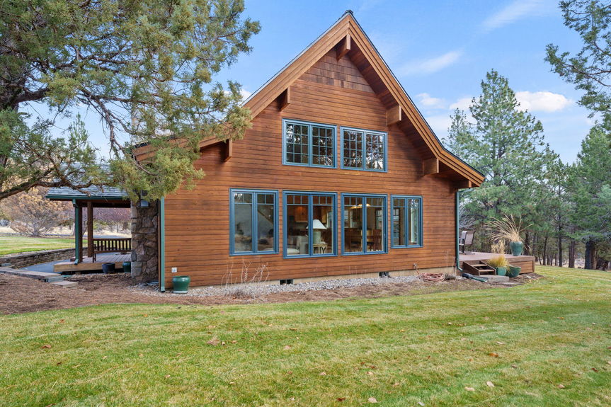 16045 Fox Ridge Tiffany Vasquez Bend Real Estate Bend Oregon LifeinBend39-web-or-mls-Riley Visuals-40