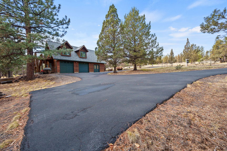 16045 Fox Ridge Tiffany Vasquez Bend Real Estate Bend Oregon LifeinBend49-web-or-mls-Riley Visuals-50